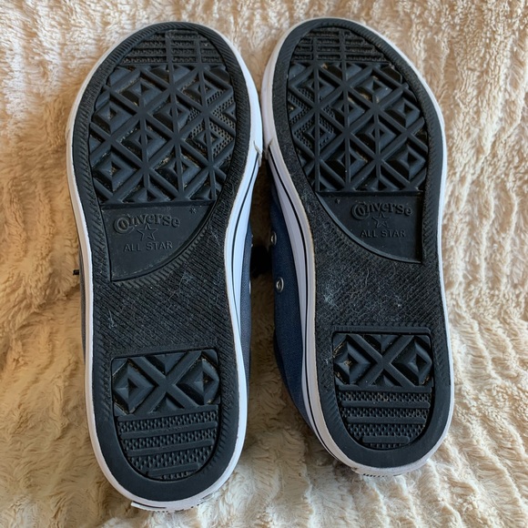 Faded Blue Converse Low Cut Chuck Taylors - Picture 6 of 6